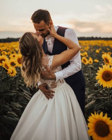 The Rise of Micro Weddings: Intimate Celebrations for Modern Couples